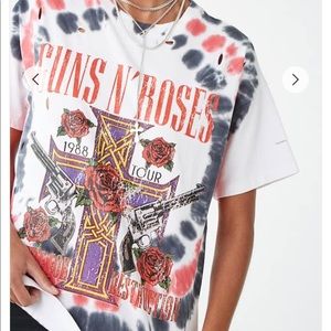 IN SEARCH OF FOREVER21 GUNS N ROSES TEE SIZE L